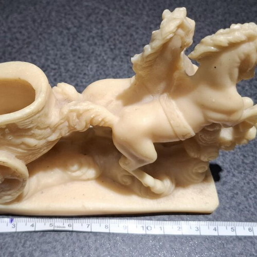Vintage Italian Roman Chariot sculpture 16cm, like new