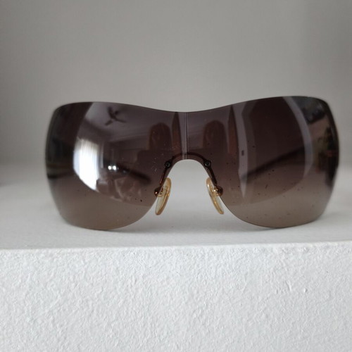 Prada sunglasses like new, brown