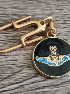 Paratrooper keychain used, special forces commando badge