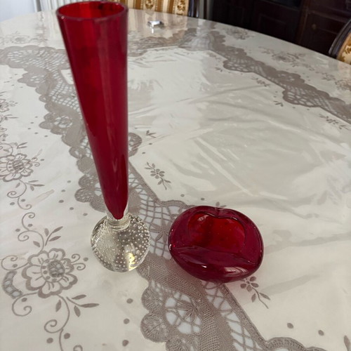 Murano vase and ashtray set like new in red color