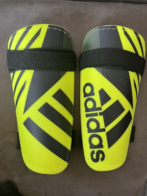 Adidas Ghost Lite Football Shin Guards like new, Solar Yellow Core Black