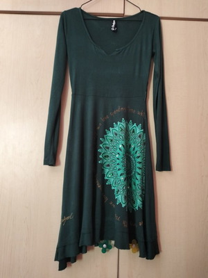 Φόρεμα Desigual 100% viscose σαν καινούργιο, λείπει λεπτό κορδόνι για ζώνη