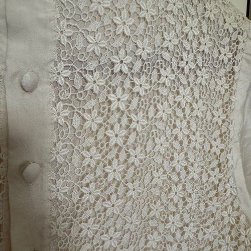 Minimal blouse with silk fabric and authentic guipure lace like new