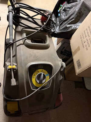 KARCHER professional pressure washer 8/18 4c three-phase hot cold with oil burner