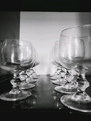 Κρυστάλλινα ποτήρια γαλλικής προέλευσης σαν καινούργια