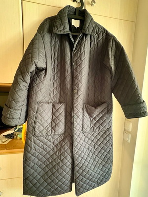 H&M quilted long jacket like new, size Large, black