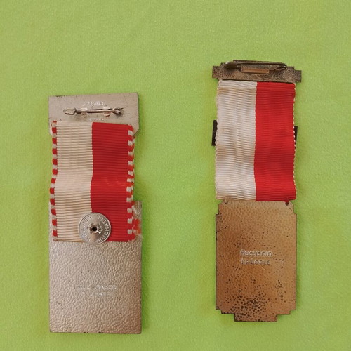 Shooting medals used, pack of 2 with case, vintage 1941 and 1957
