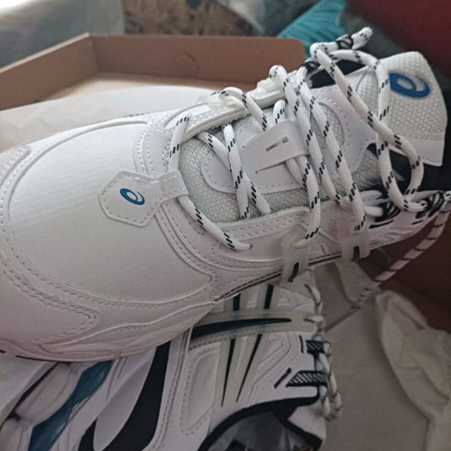 Asics athletic shoes new, size 46, white