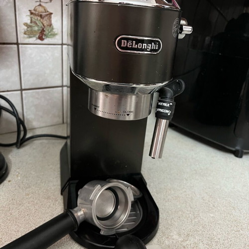 Καφετιέρα Espresso EC685 DeLonghi σαν καινούργιο