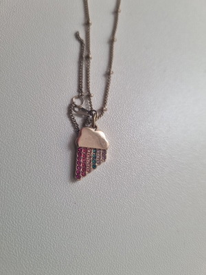 Elegant necklace like new
