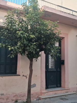 Μονοκατοικία 92 τμ στην Παλαιά Κοκκινιά Πειραιά, χρειάζεται ανακαίνιση
