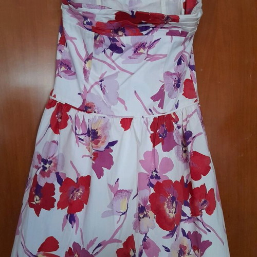 Strapless dress like new with pink and purple flowers size M