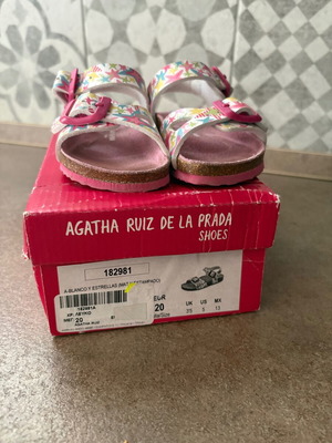 Agatha Ruiz de la Prada baby sandals size 20 like new, multicolor