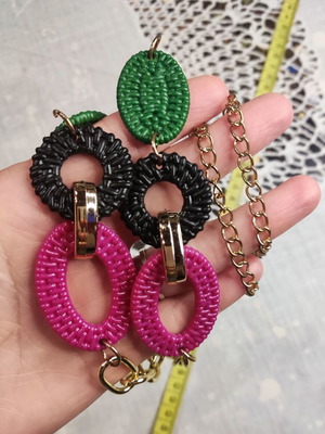 Long necklace like new, multicolor and gold tones
