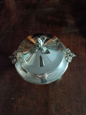 Vintage silver-plated fondant dish with carved details like new