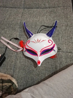 Light-up mask