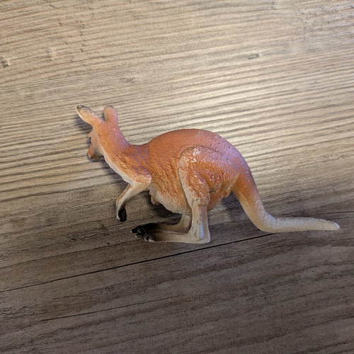 Schleich Kangaroo with Joey 2009 collectible figure used