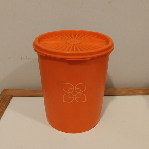 Tupperware canister vintage orange servalier maxi 809-7 used
