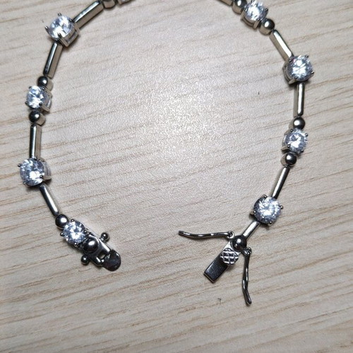 Silver 925 bracelet with stones like new