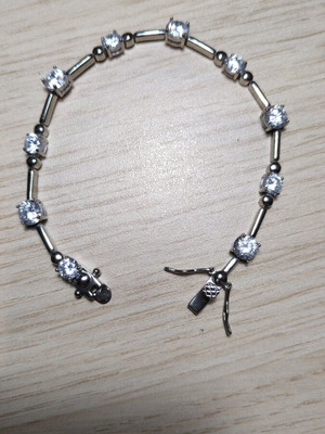 Silver 925 bracelet with stones like new