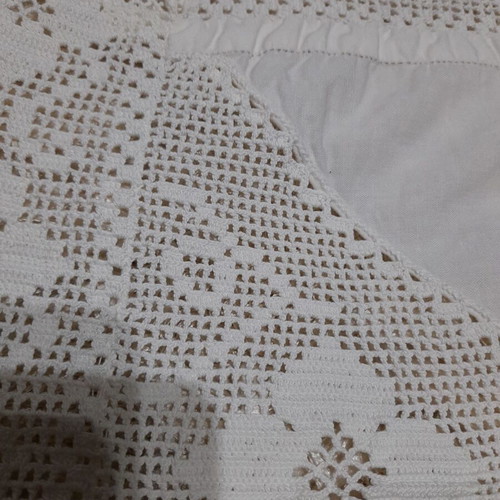Set of 2 handmade table linens like new, white cotton