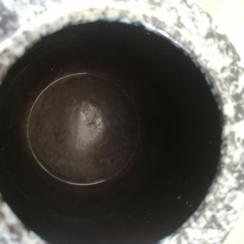 Black and white numbered vase like new for collectors