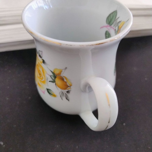 Porcelain mug Eva d'Arley used with unique design and shape
