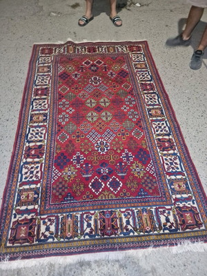Ръчно изработен килим 220×135 см в отлично състояние