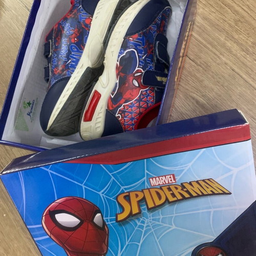 Spider-man sports shoes size 29 almost new, blue