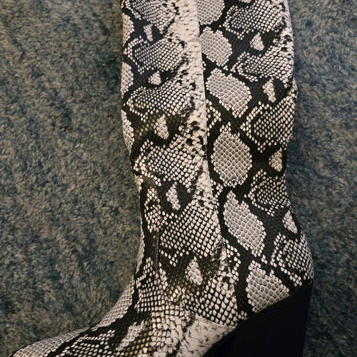 Stephan Shoes women's cowboy boots size 41 new animal print