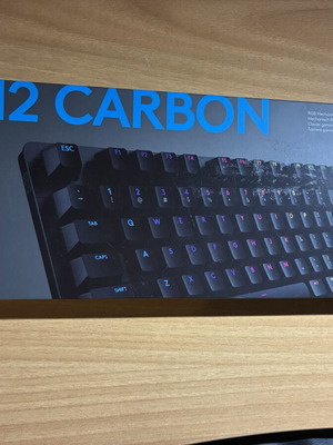 Logitech G512 Carbon Μηχανικό gaming πληκτρολόγιο με GX Blue διακόπτες και RGB φωτισμό