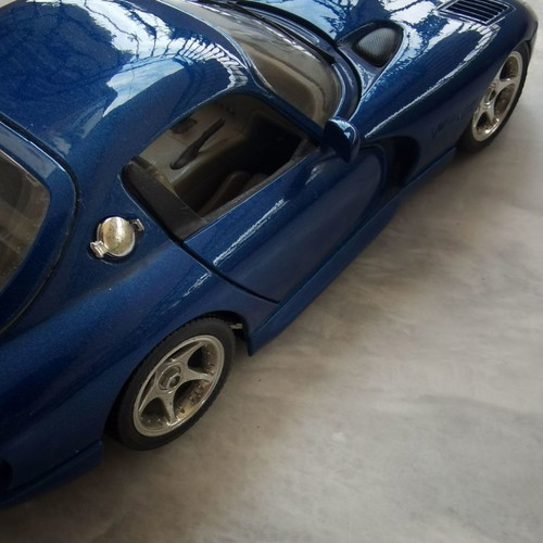Dodge Viper μεταχειρισμένο, κλίμακα 1:18 Burago