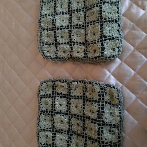 Handmade pillow cases new, set of 2 with daisy pattern