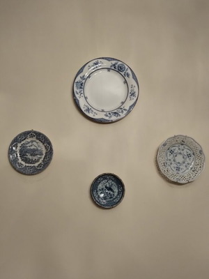 Porcelain wall decoration plate set