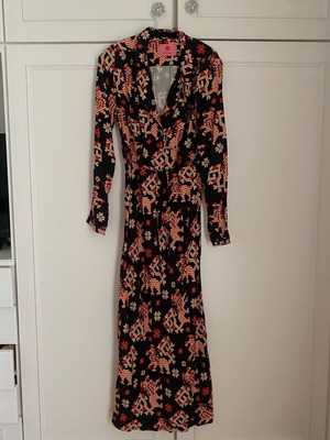 Karavan dress like new with lion print, size L