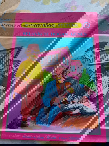 Мустафа Кемал Ататюрк, книга за живота на Ататюрк