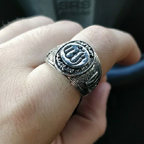 Men's Retro Ring with Arabic Characters like new