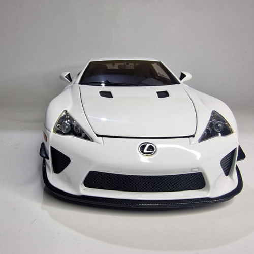 Autoart Signature Lexus LFA Nurburgring Package 1:18 scale model new