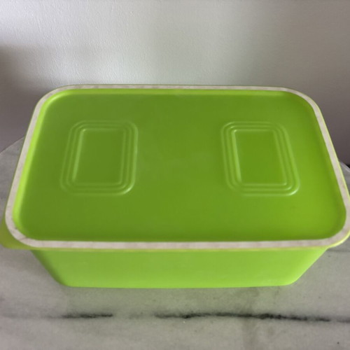 Tupperware bowl 2.9 liters