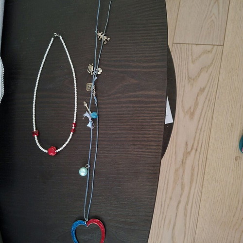 Necklaces pack of 2, like new, colorful, daisy and heart design