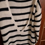 Thick woolen blouse with V back, like new