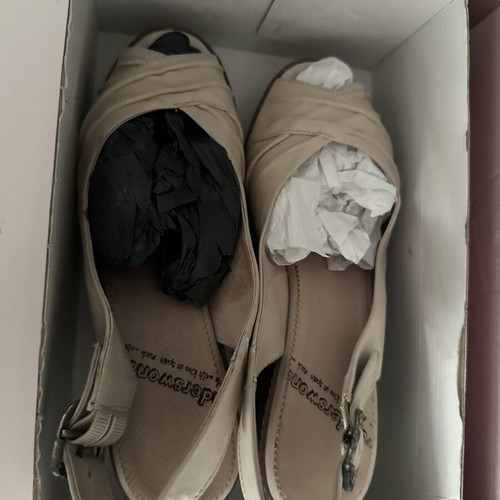 Wonders Leather Wedge Sandals like new, size 39, beige