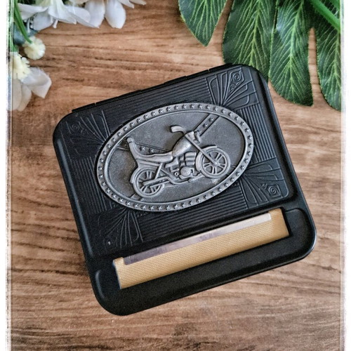 Case for rolling cigarette used, in very good condition