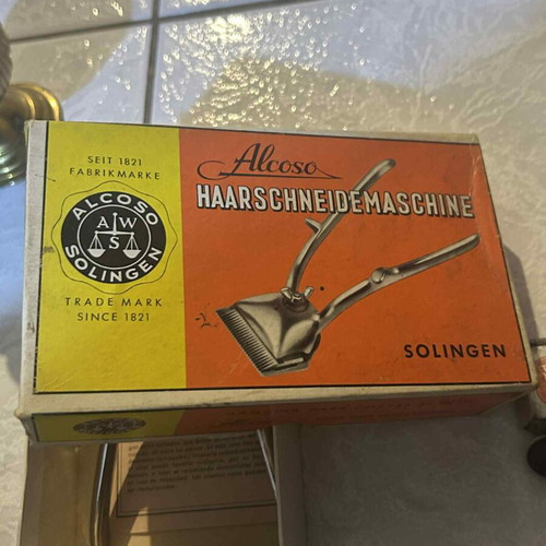 Barber items used, vintage set of 7 pieces with Solinger razor