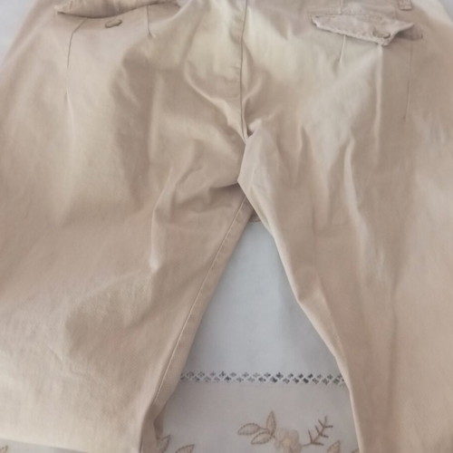 Pants, yellowish color