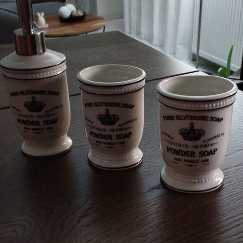 Ceramic bathroom accessories set like new