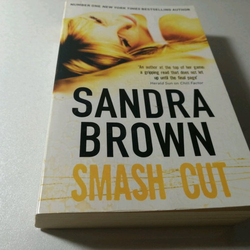Smash Cut Sandra Brown book like new, English