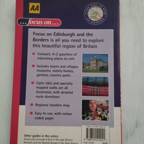 Edinburgh travel guide like new in English