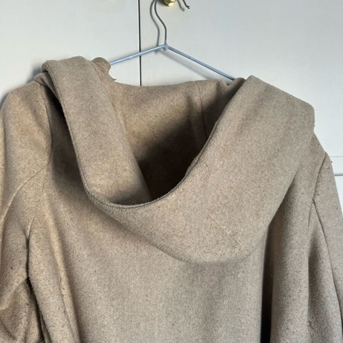 Μπεζ παλτό Zara σε small σαν καινούργιο με ζωνάκι