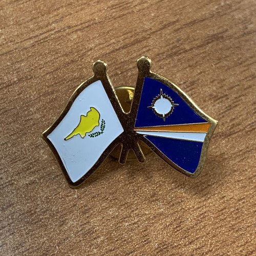 Friendship lapel pin Cyprus and Marshall Islands like new